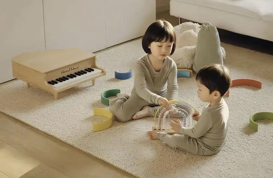 小孩玩耍.jpg